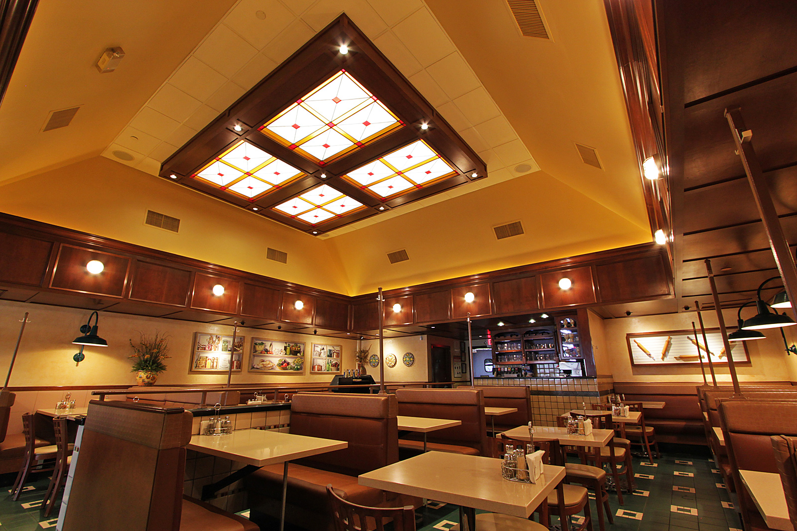Mama Theresa's - Restaurant in Albertson, NY